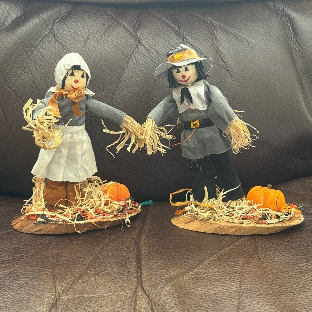 Vintage Hand Crafted Straw Scarecrow Pilgrim Couple Figurine Set